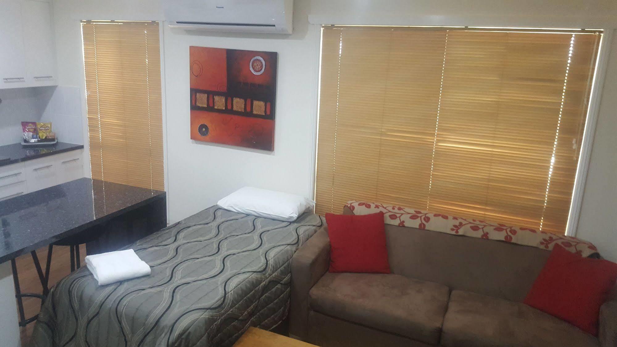 Emerald Motel Apartments ภายนอก รูปภาพ