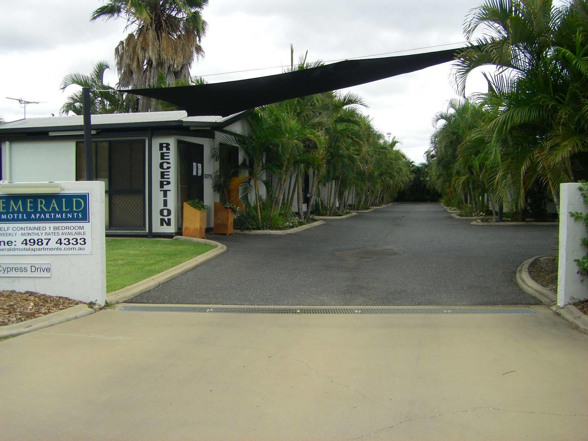 Emerald Motel Apartments ภายนอก รูปภาพ